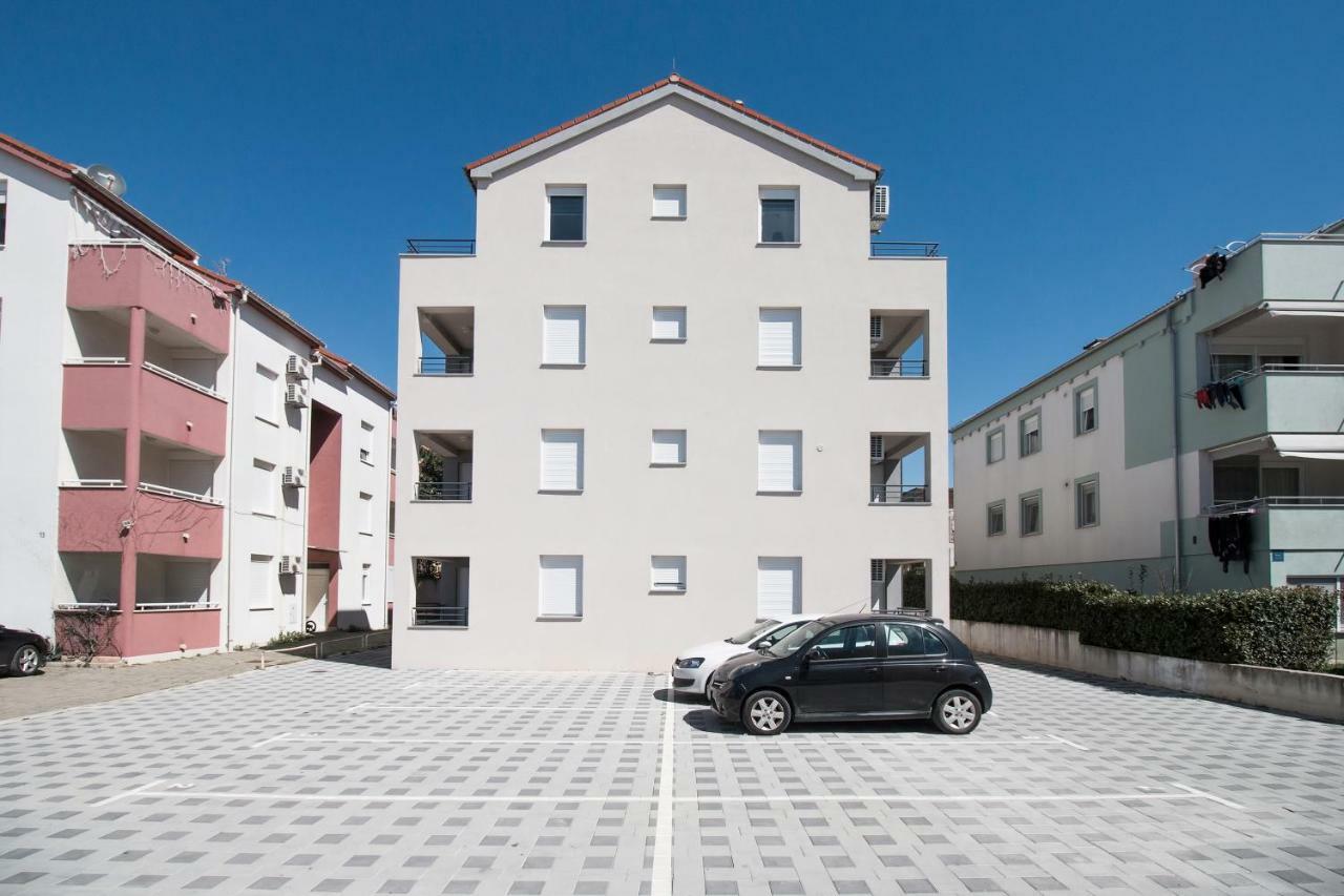 Apartment Hera With Balcony And Free Parking Zadar Exterior photo